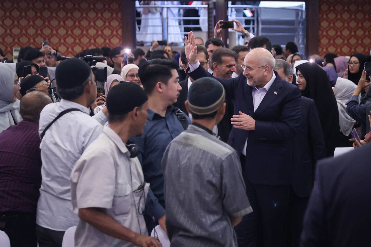 حضور قالیباف در جمع دانشجویان دانشگاه هدایةالله جاکارتا