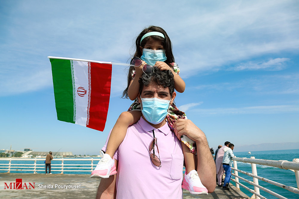 رژه قایقی در آب‌های کیش