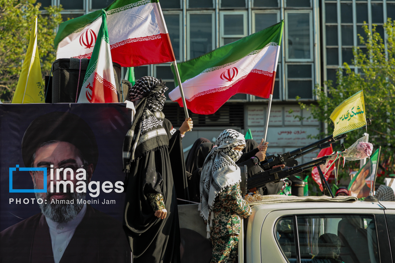راهپیمایی دختران «جان‌فدای ایران»