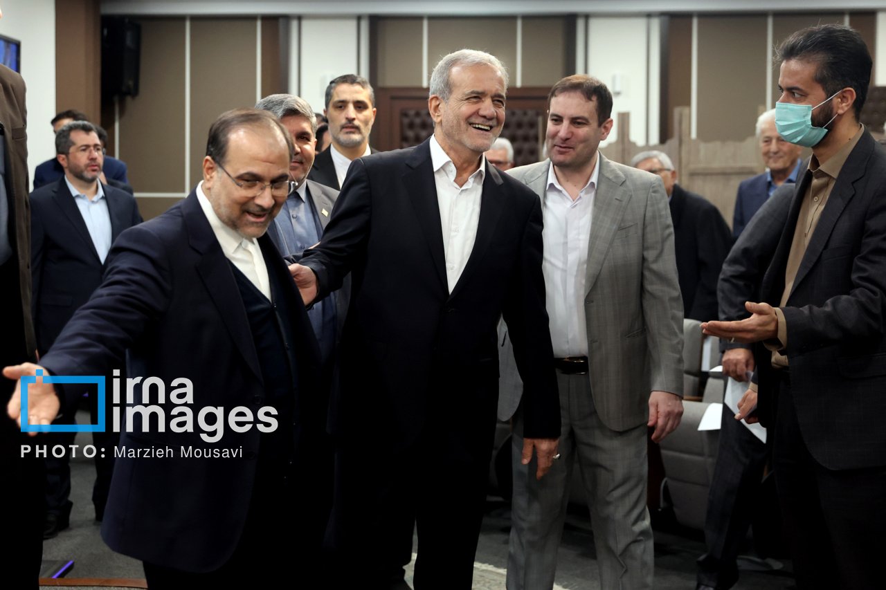 نشست اعضای فرهنگستان علوم با حضور رییس جمهور