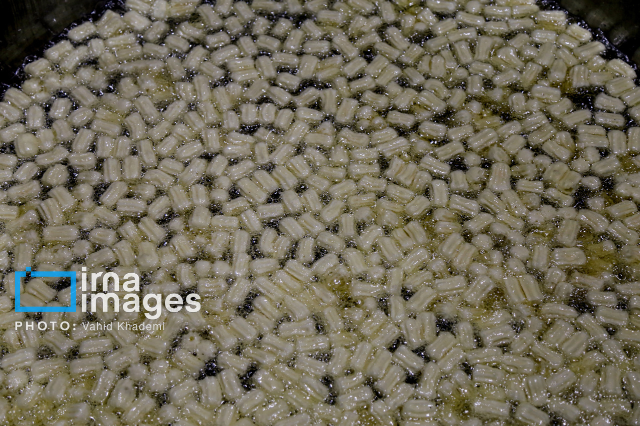 کارگاه پخت زولبیا و بامیه