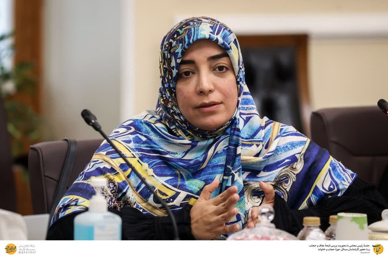 گزارش تصویری نشست قالیباف با حضور کارشناسان مسائل حوزۀ حجاب و خانواده