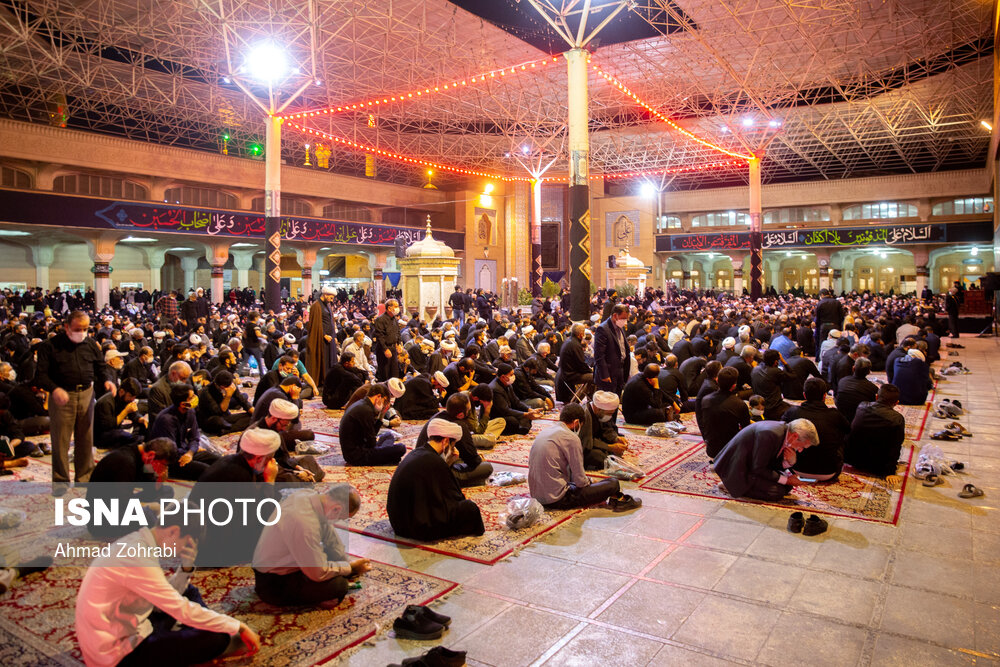 شب شهادت امام رضا(ع) در حرم حضرت فاطمه معصومه(س)