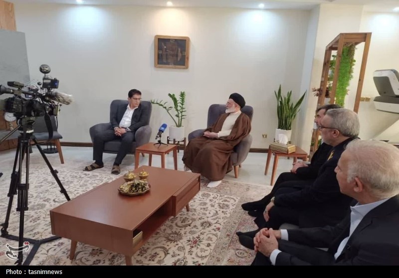 رهبر معظم انقلاب به دیدار جانبازان شهرری رفت