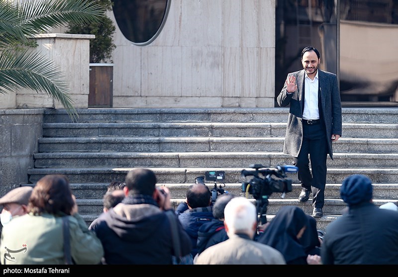 اعضای هیئت دولت در جمع خبرنگاران