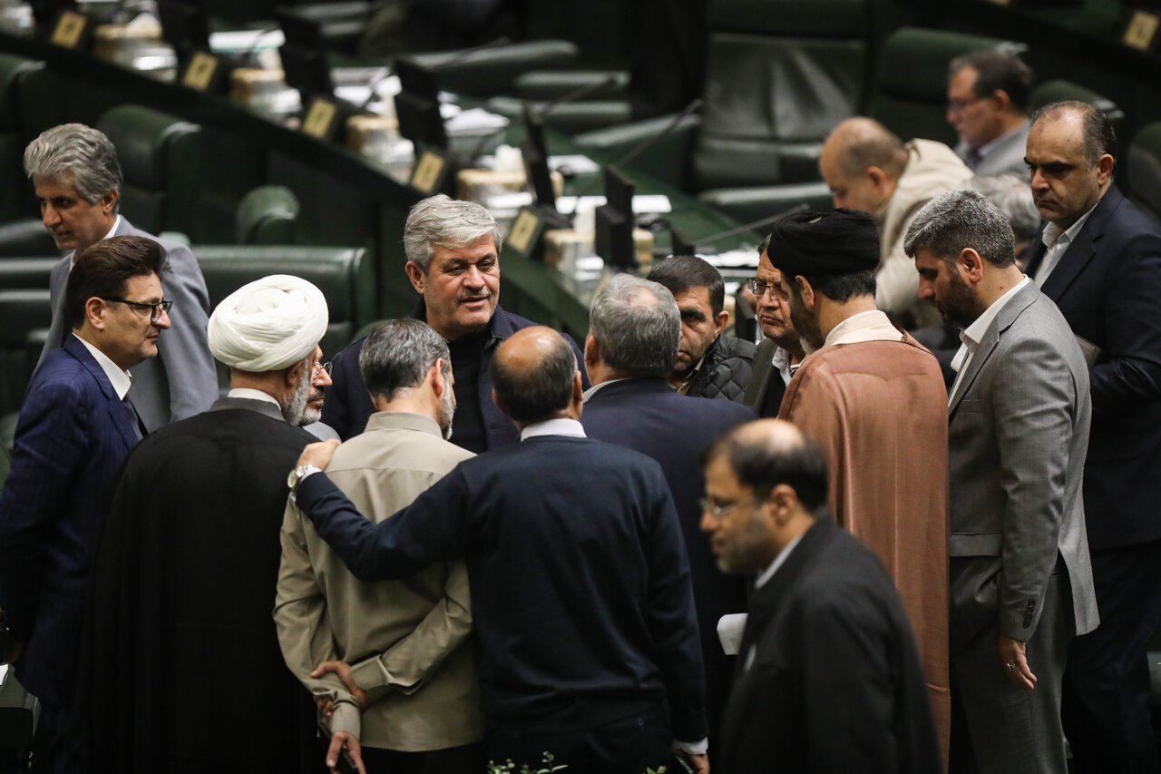 نشست علنی ۹ دی ماه مجلس