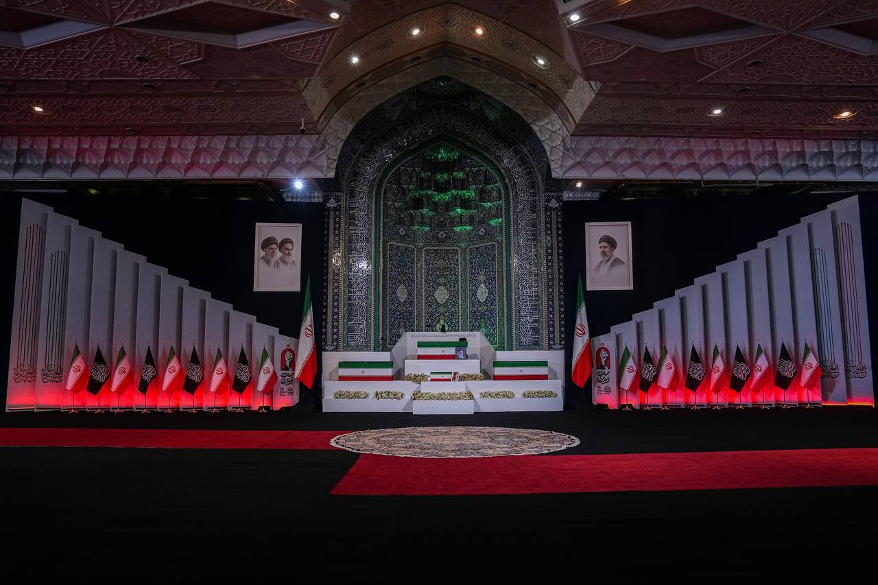 مراسم وداع در مصلی تهران