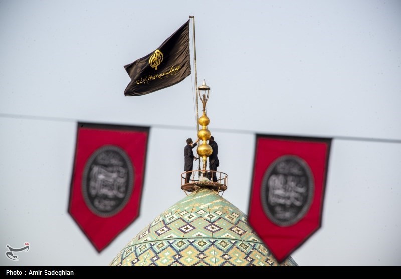 آیین سیاه پوشان و تعویض پرچم حرم مطهر حضرت شاهچراغ (ع)