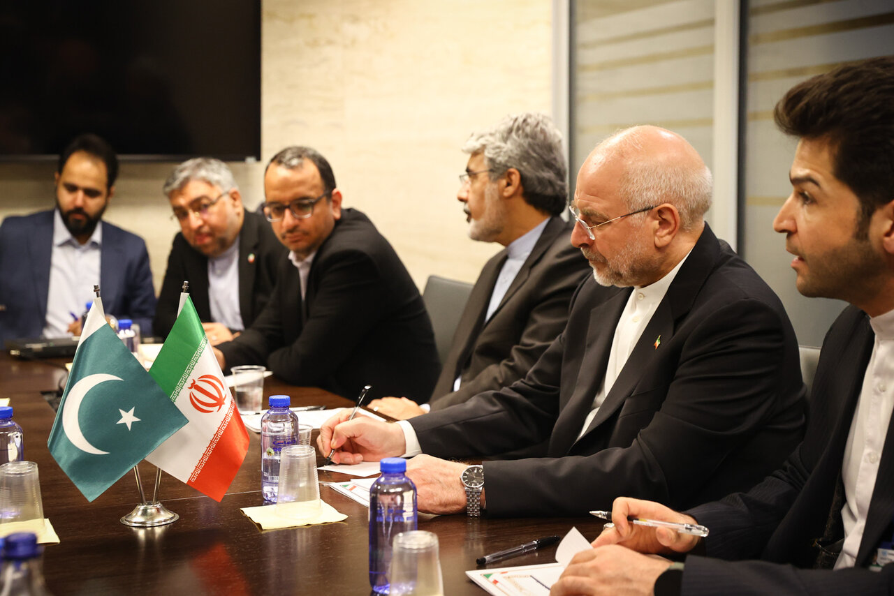 دیدار رئیس مجلس پاکستان با قالیباف