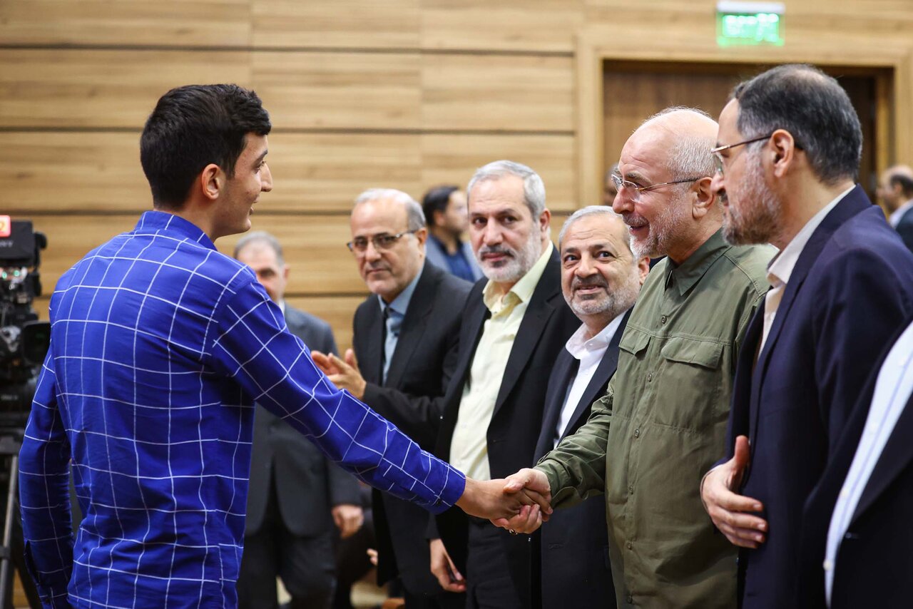 حضور قالیباف در اولین کارسوق حکمرانی داده‌محور