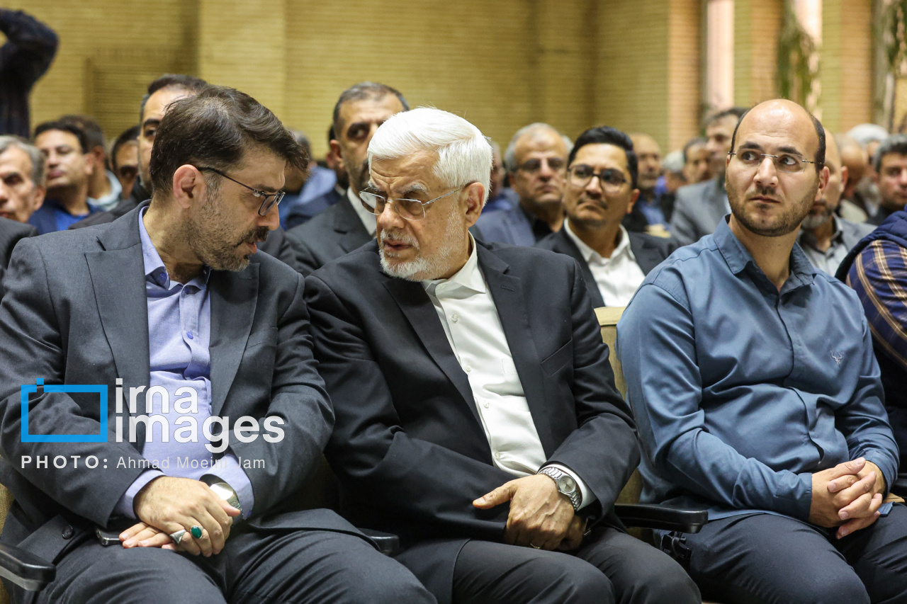 حضور پزشکیان در مراسم ترحیم مادر معاون ارتباطات دفتر رئیس جمهور