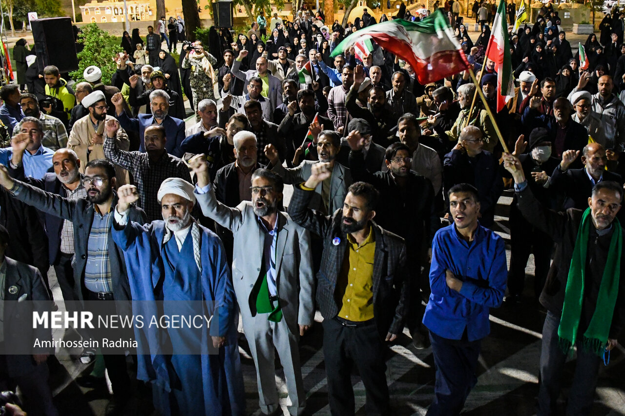 تجمع مردم بیرجند 