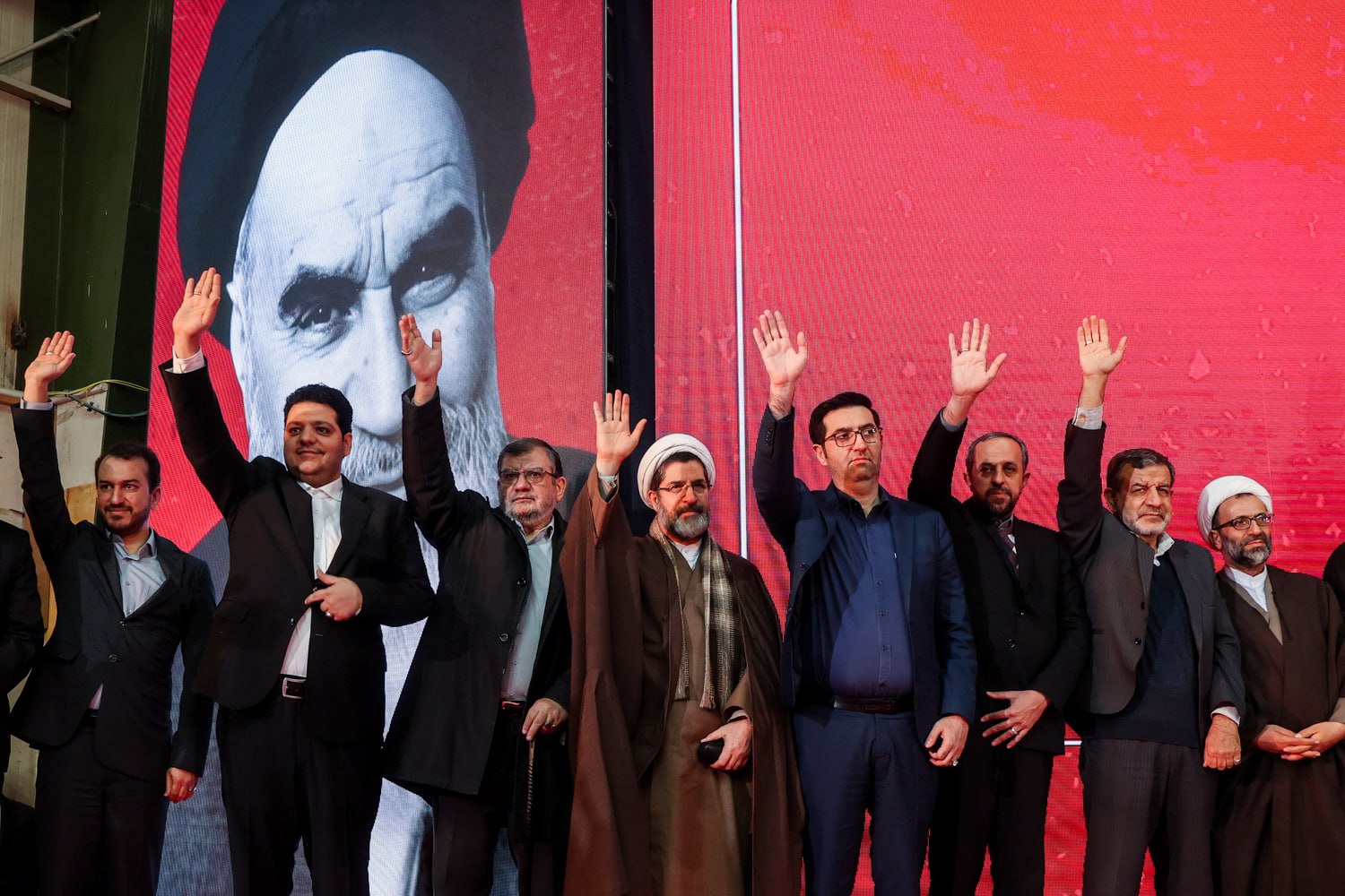 حضور قالیباف و اعضای لیست اصلی جبهۀ انقلاب در همایش بزرگ نیروهای انقلاب