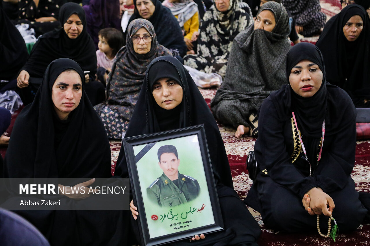 تشییع وتدفین پیکر شهید مدافع امنیت «عباس بیرقی فرد»