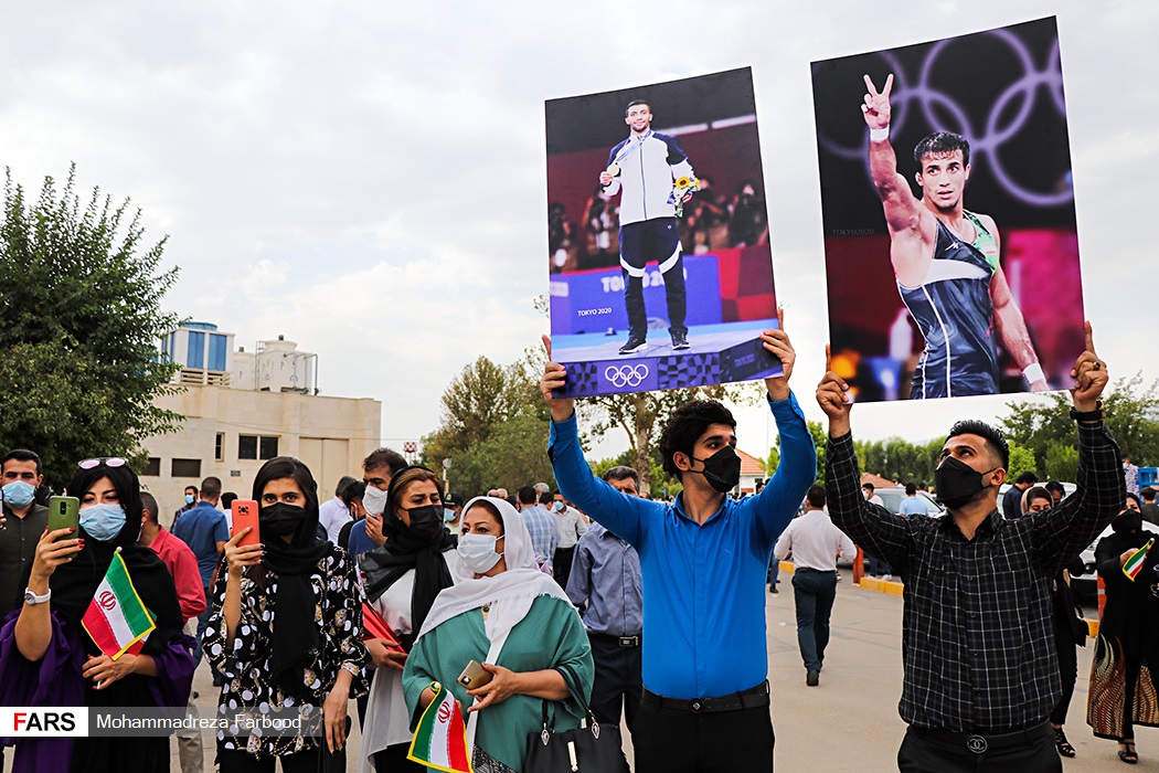 استقبال از برادران گرایی