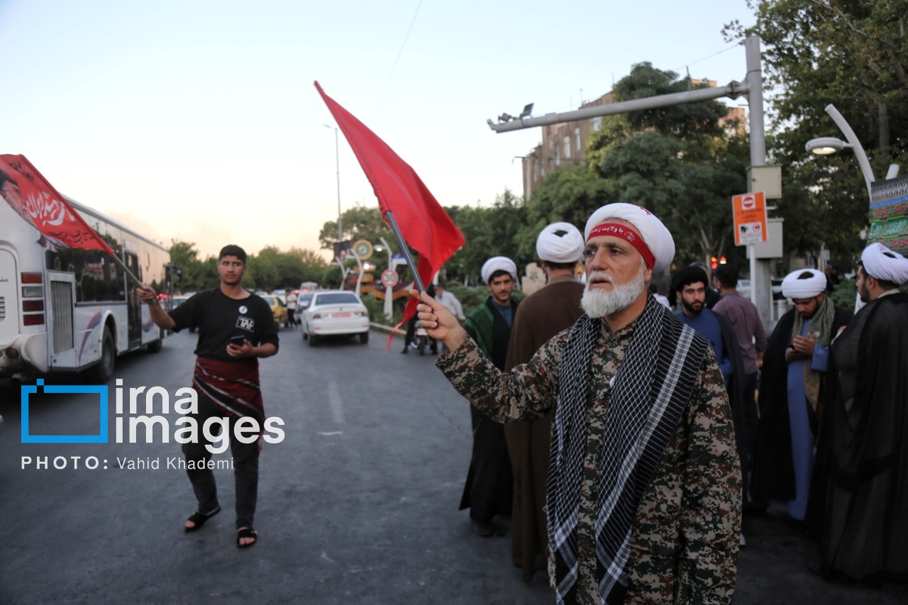 میزبانی موکبها از زائران تشییع رهبر شهید