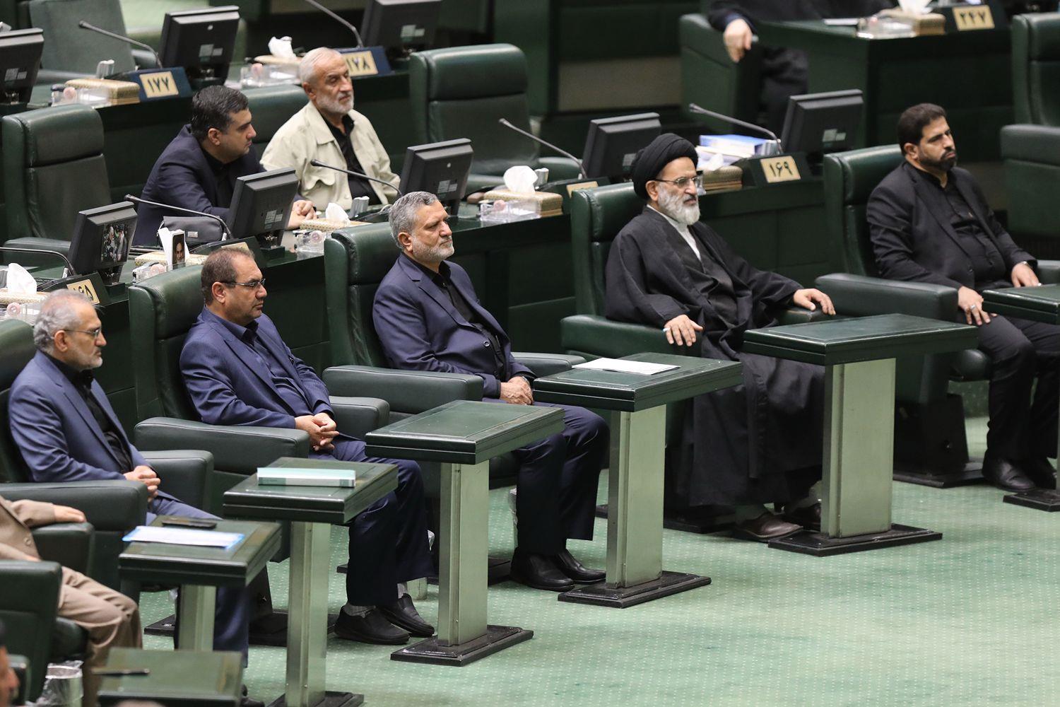 سئوال از وزیر کار در نشست علنی دوم مرداد مجلس