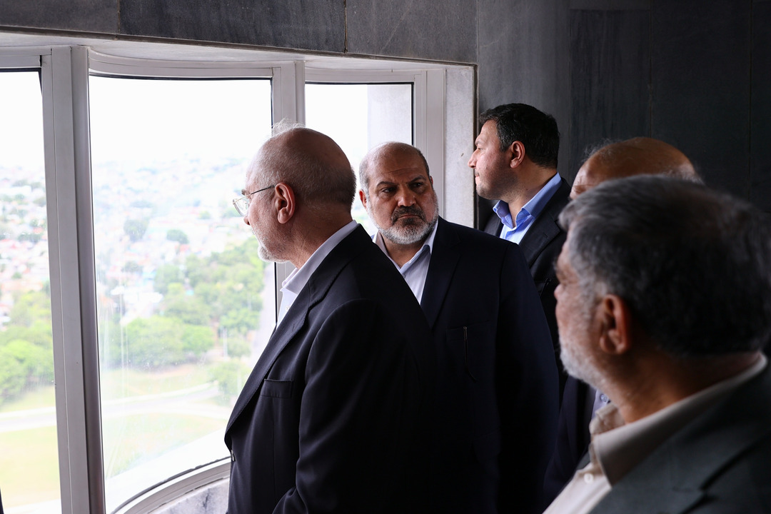 بدرقه قالیباف توسط رئیس و نایب‌رئیس مجلس کوبا