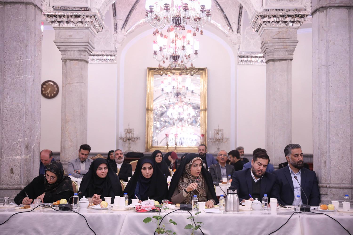 دیدار شورایاران محلات تهران با قالیباف