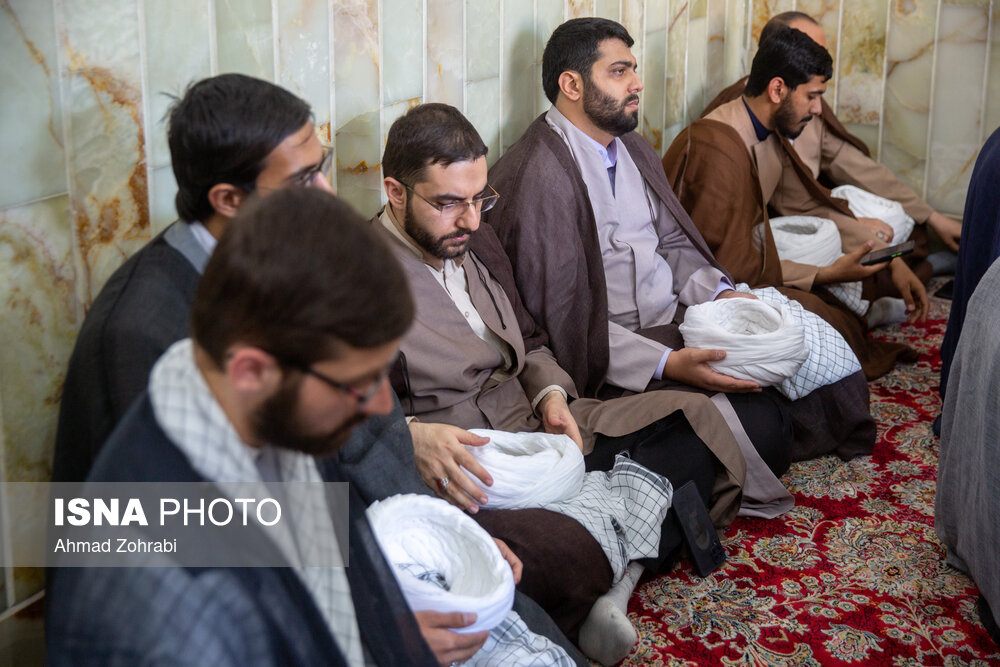 مراسم عمامه گذاری طلاب در حرم حضرت فاطمه معصومه(س)