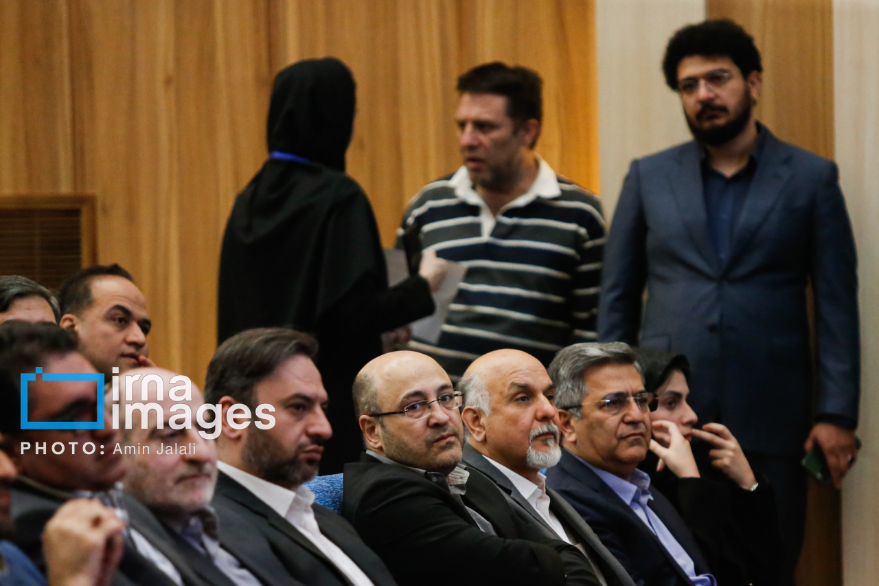 حضور قالیباف در همایش کارآفرینی اجتماعی