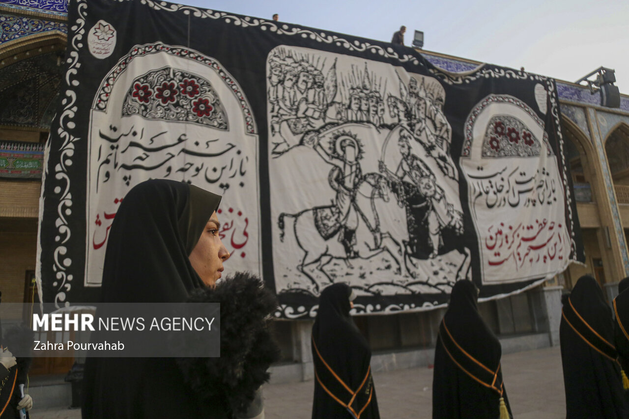 آیین تعویض پرچم گنبد آستان مقدس شاهچراغ(ع)‎‎