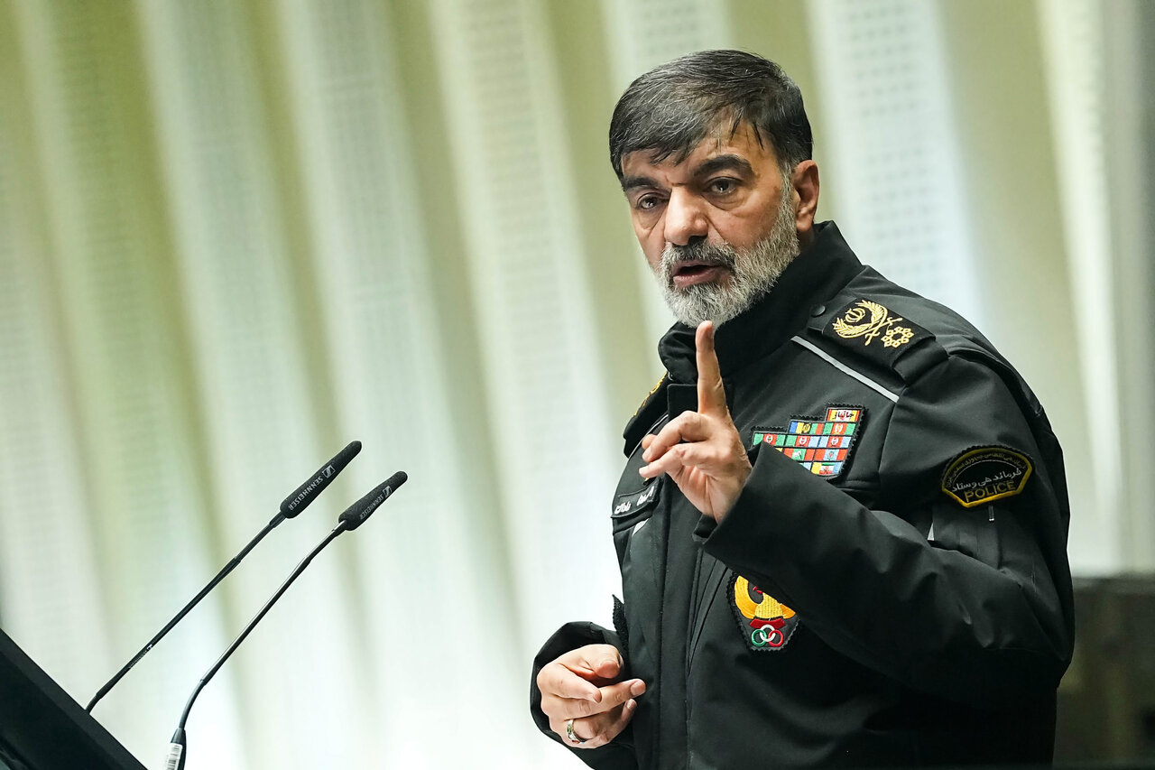 نشست غیرعلنی چهارشنبه ۱۷ دی