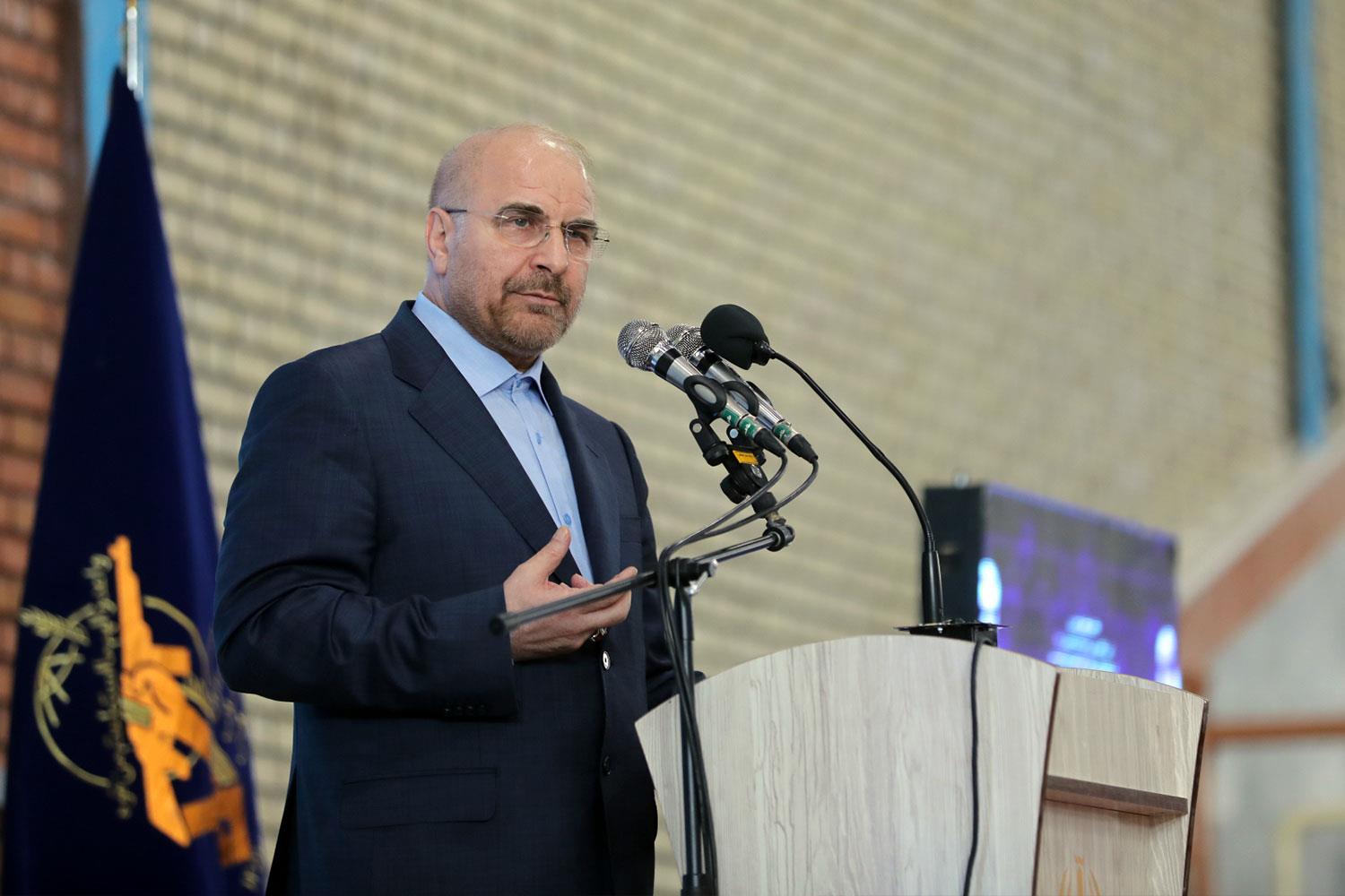 حضور قالیباف در یادواره ۲۴۰۰ شهید نیشابور