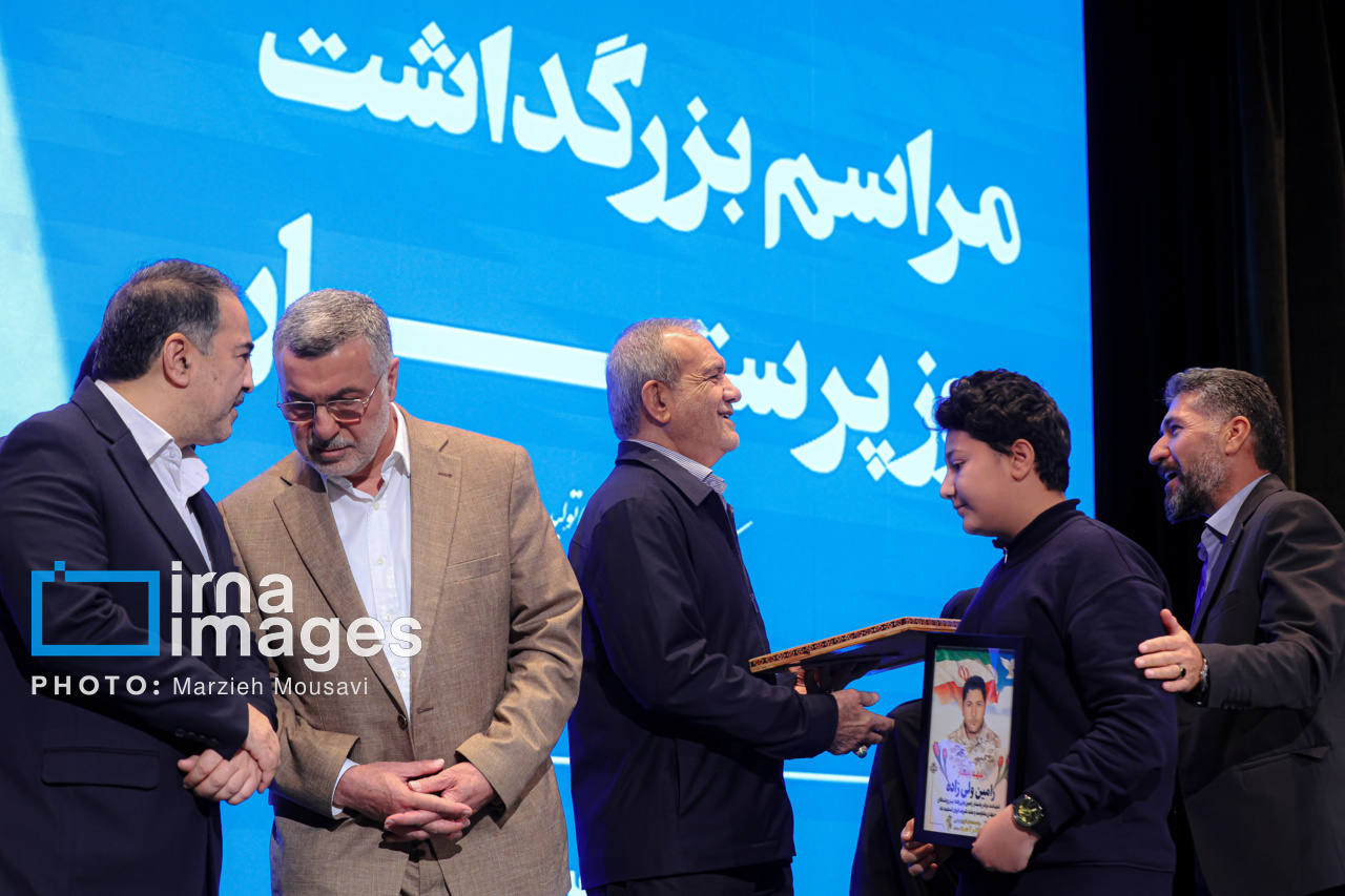 بزرگداشت مقام پرستار با حضور رئیس جمهور