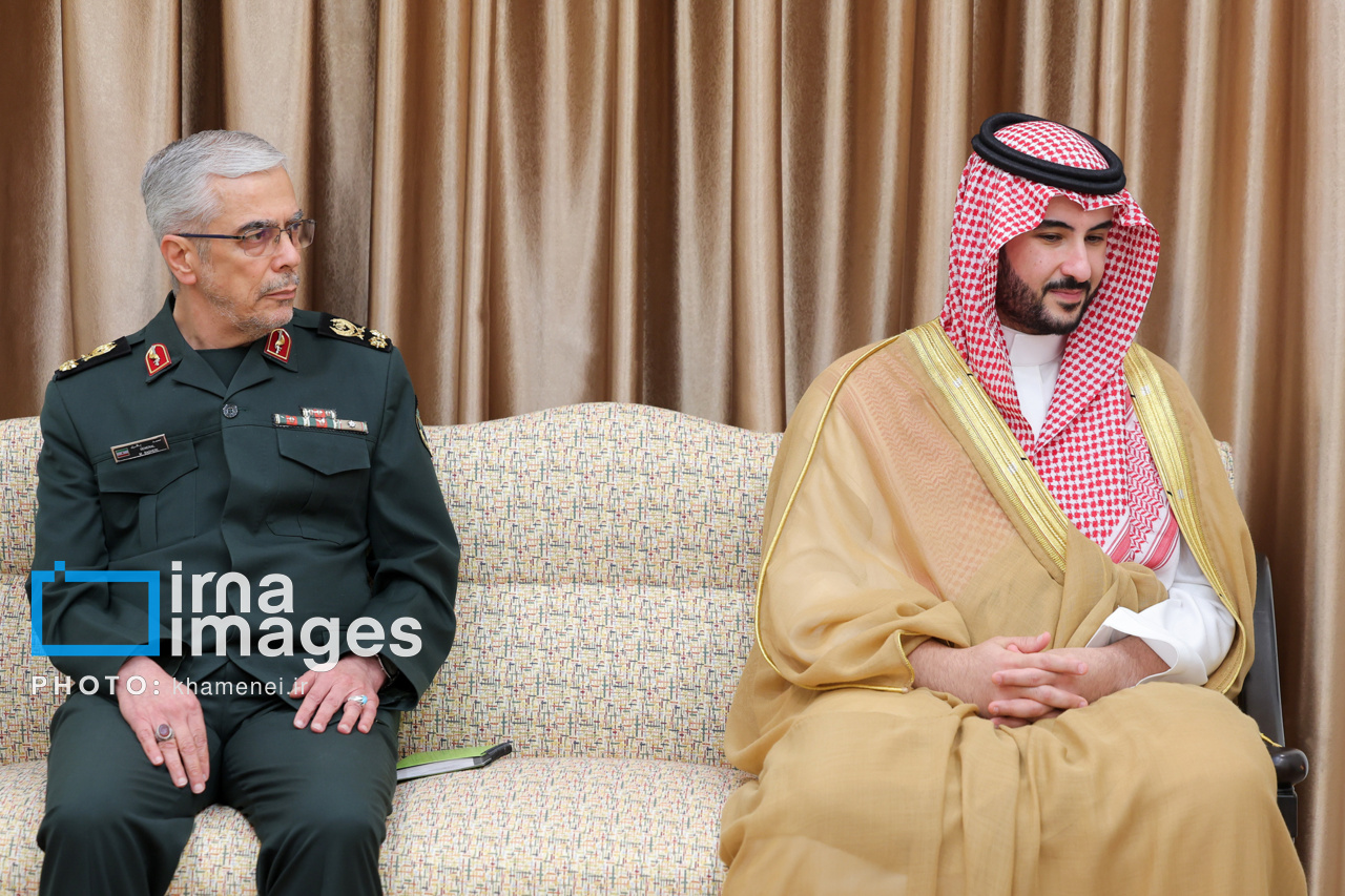 تقدیم پیام پادشاه عربستان به رهبر انقلاب