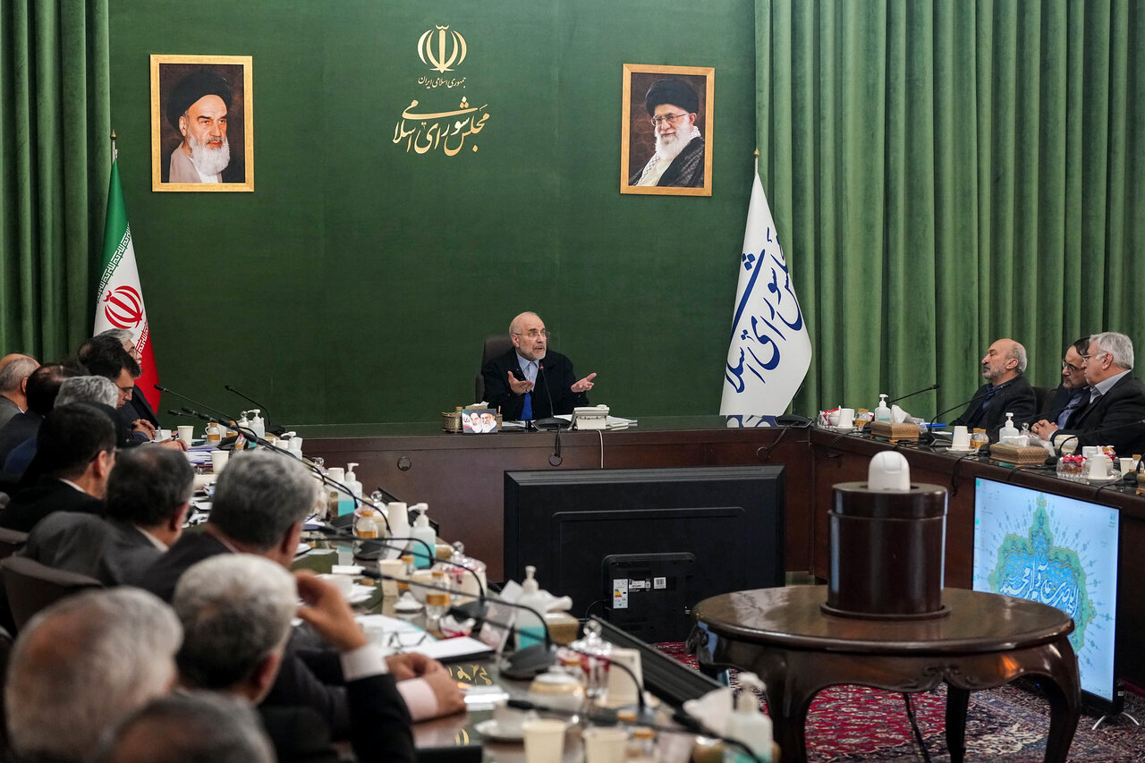 دیدار وزیر علوم و جمعی از رؤسای دانشگاه‌ها با قالیباف