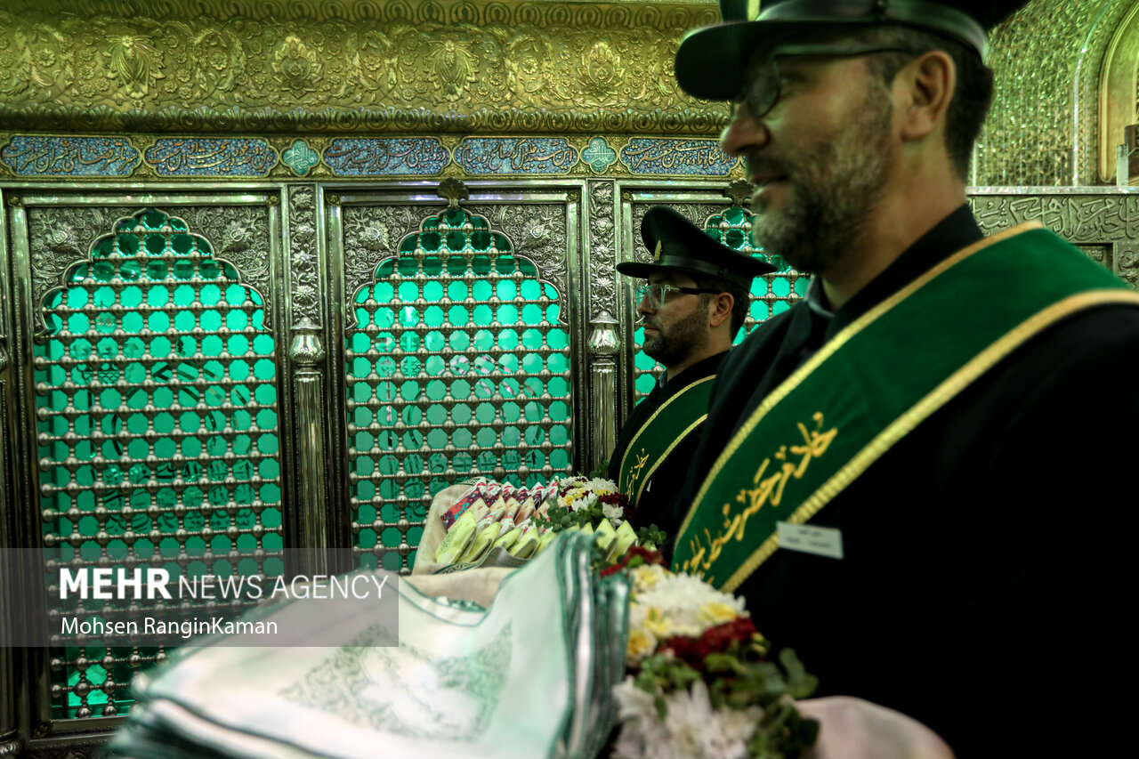 ضریح مطهر آستان مقدس امامزاده صالح (ع)