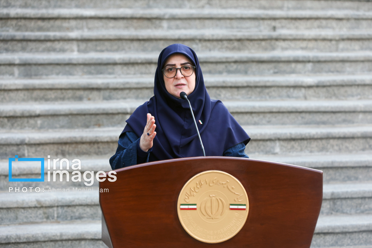 اعضای هیأت دولت در جمع خبرنگاران - ۵ مرداد ۱۴۰۴