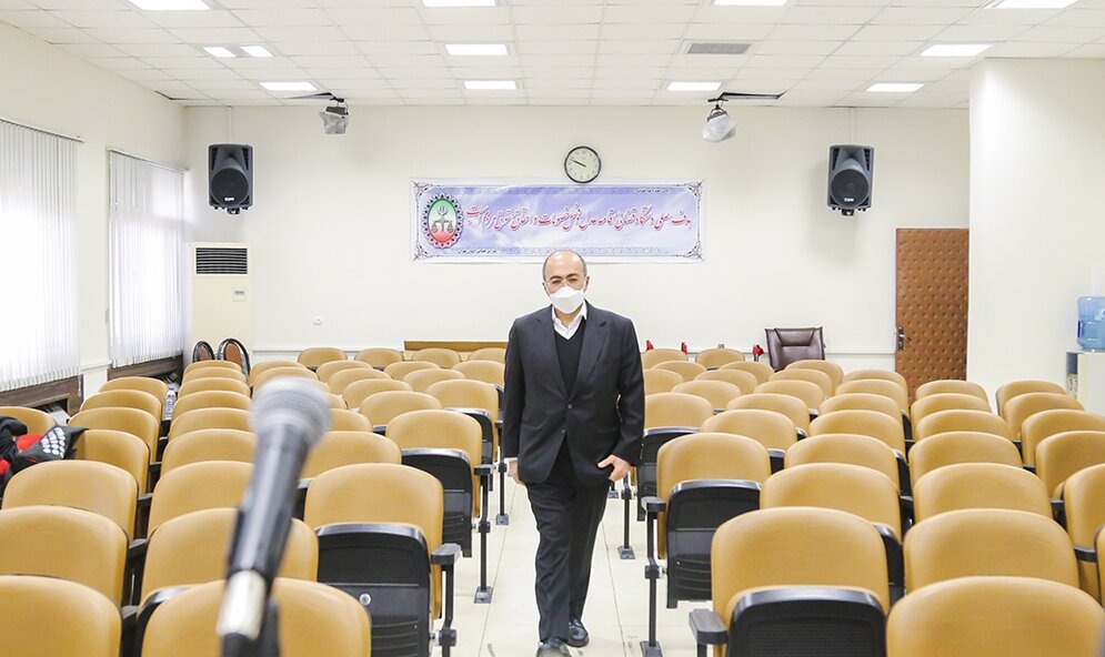 جلسه دادگاه کروز