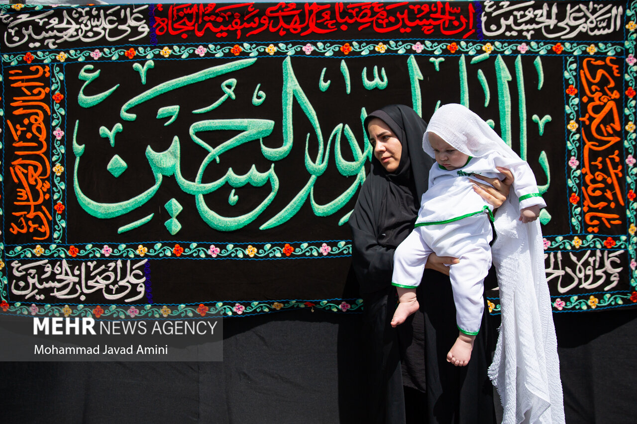 مراسم شیرخوارگان حسینی