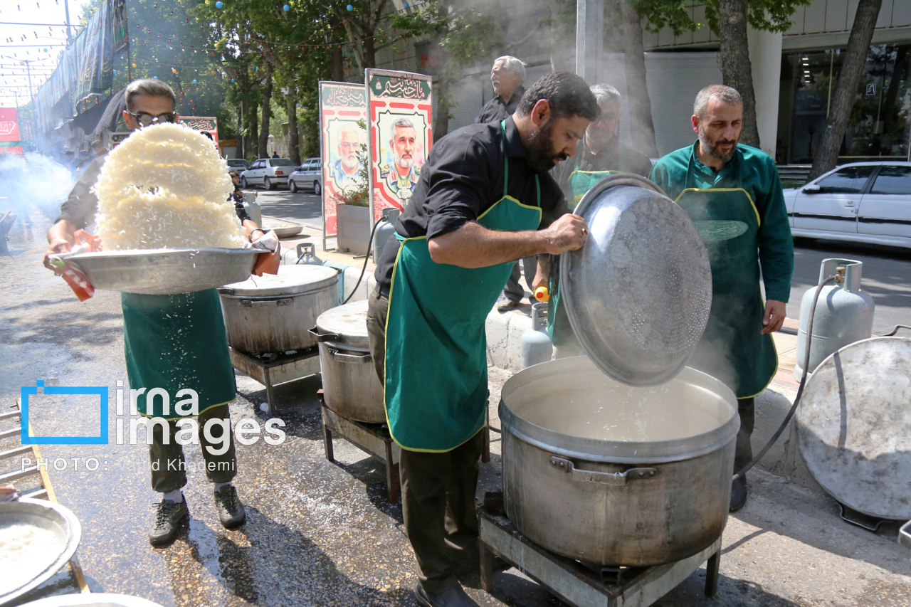 طبخ و توزیع ۷۲ دیگ غذای نذری