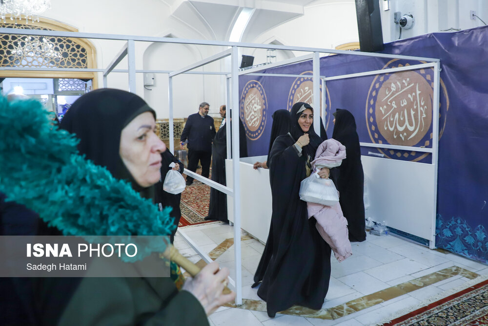 ضیافت افطاری در حرم مطهر رضوی