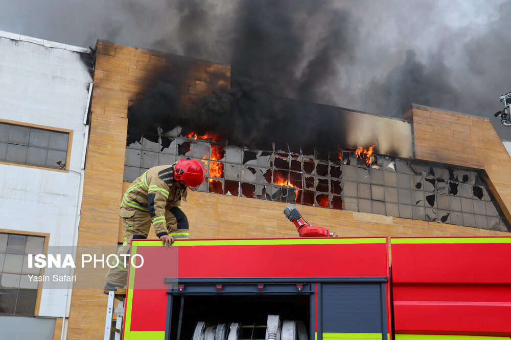 آتش سوزی مهیب در مرکز خرید ونوس - بندرانزلی