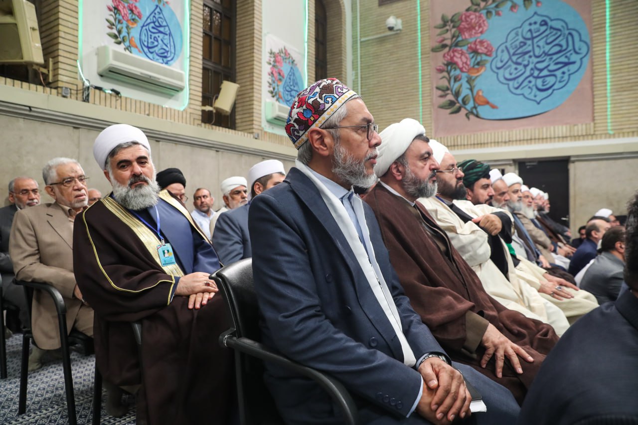 اتحاد شیعه و سنی در حسینیه امام خمینی