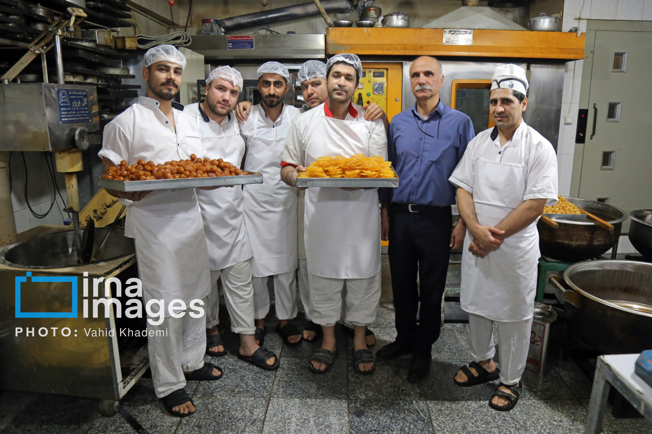 کارگاه پخت زولبیا و بامیه