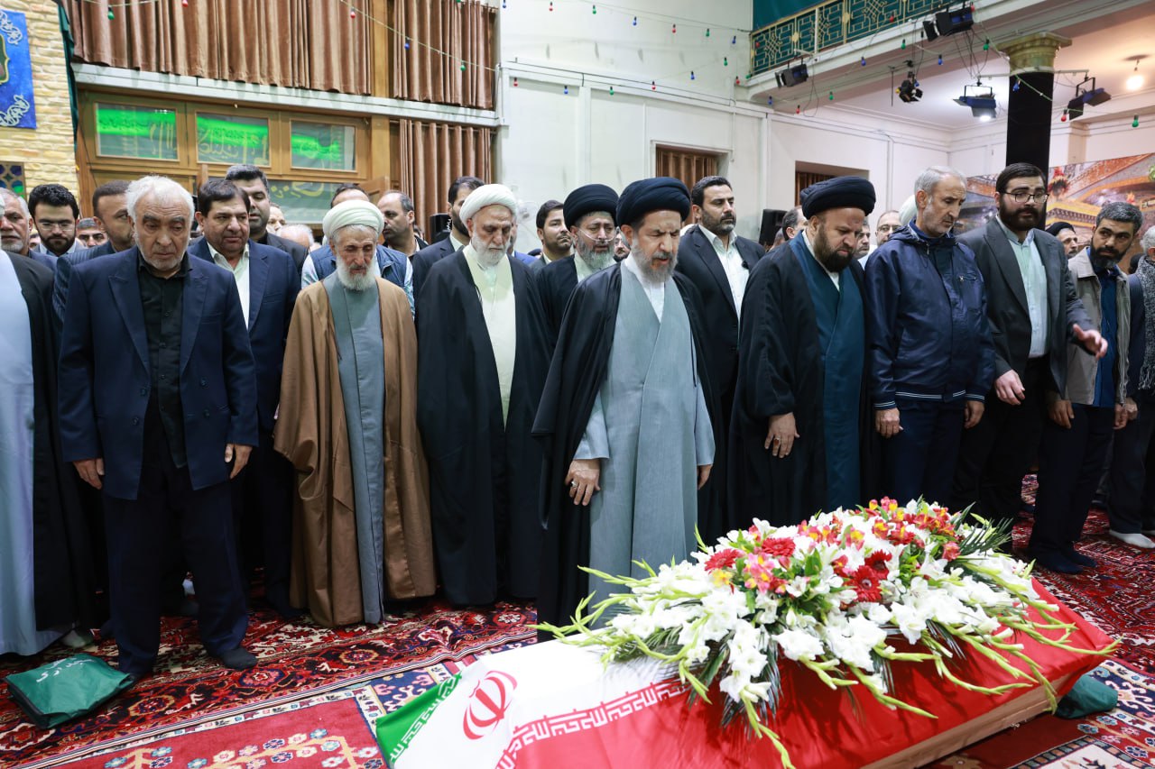 تشییع و اقامه نماز بر پیکر مرحوم حجت‌الاسلام‌ نیری