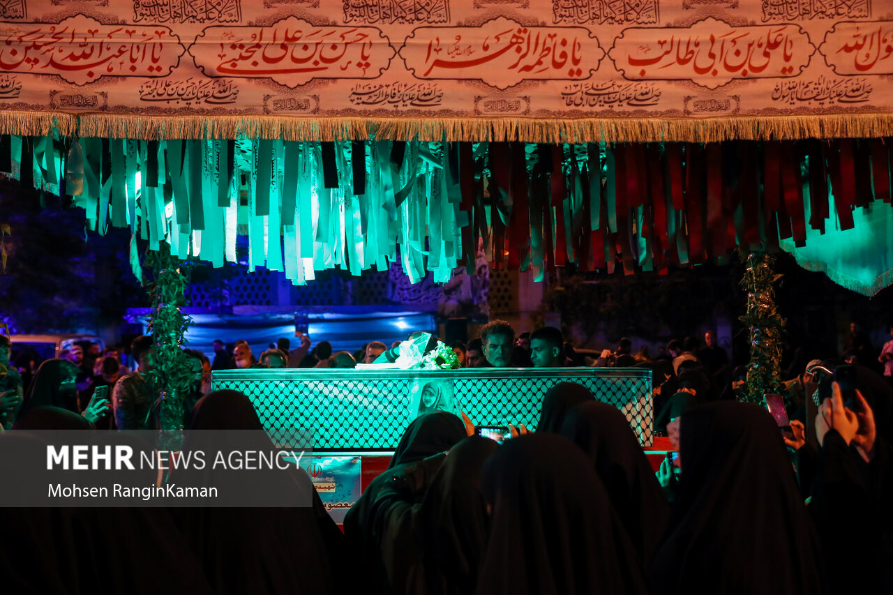 مراسم وداع با پیکر مطهر شهیده «معصومه کرباسی»