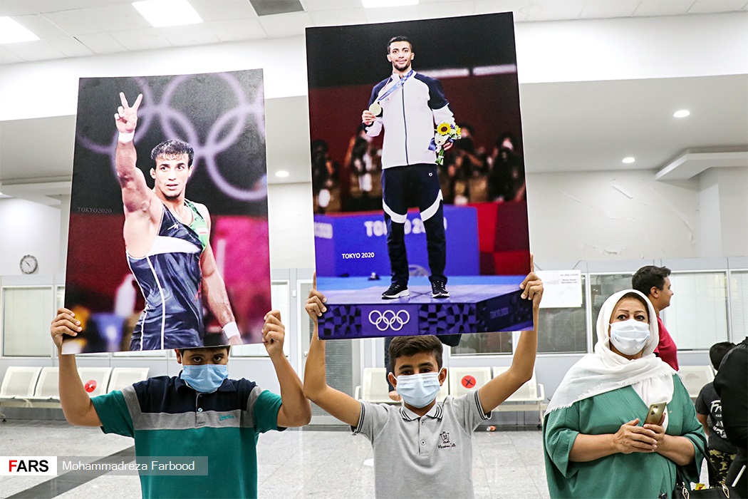 استقبال از برادران گرایی