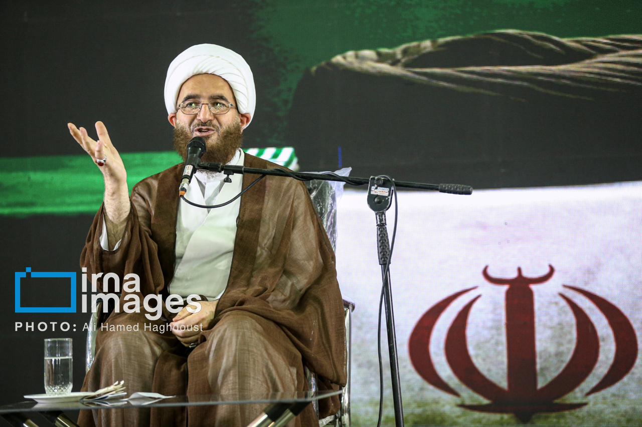 مراسم سالگرد شهدای خدمت در مصلای تبریز 