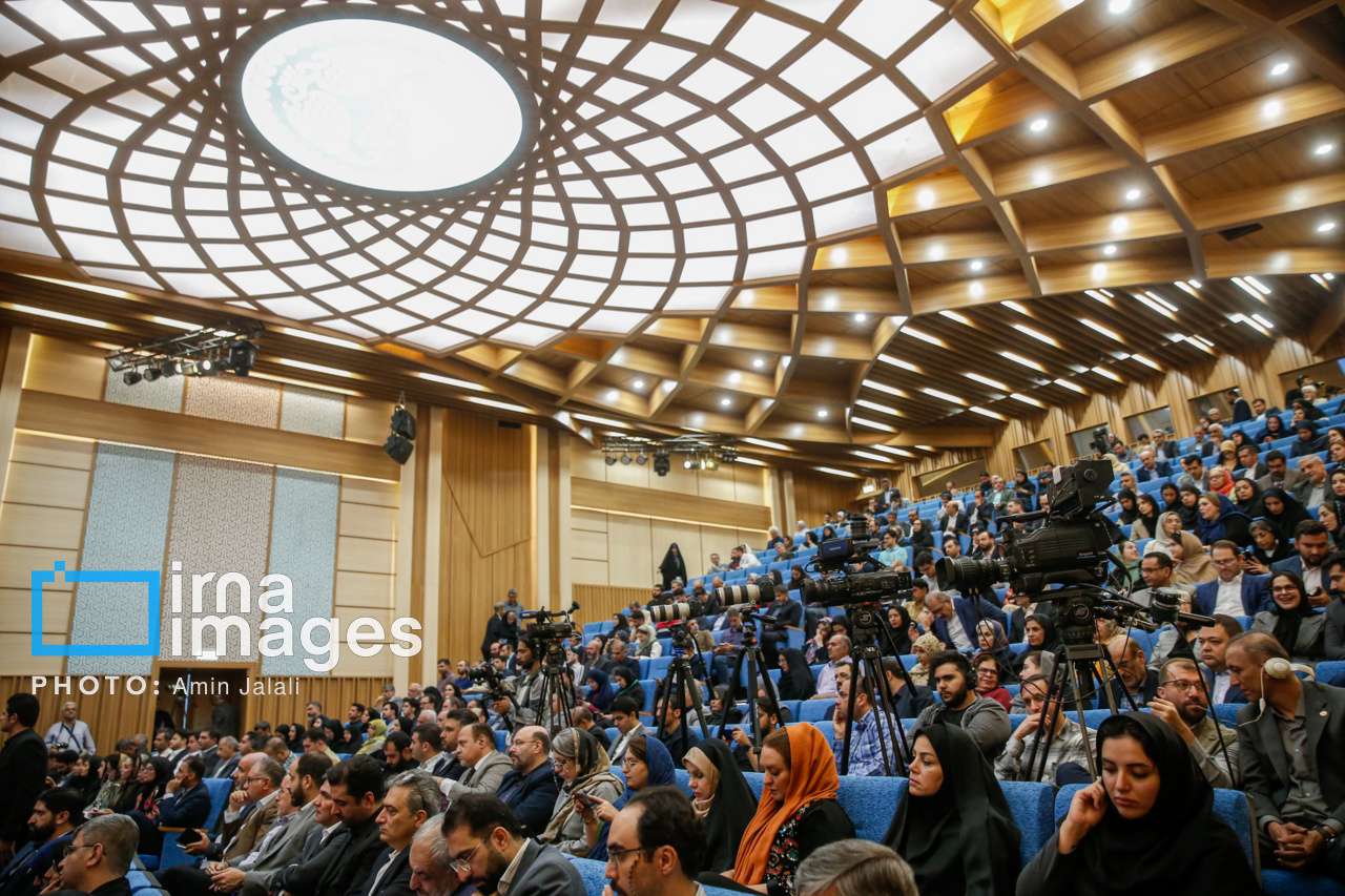 حضور قالیباف در همایش کارآفرینی اجتماعی