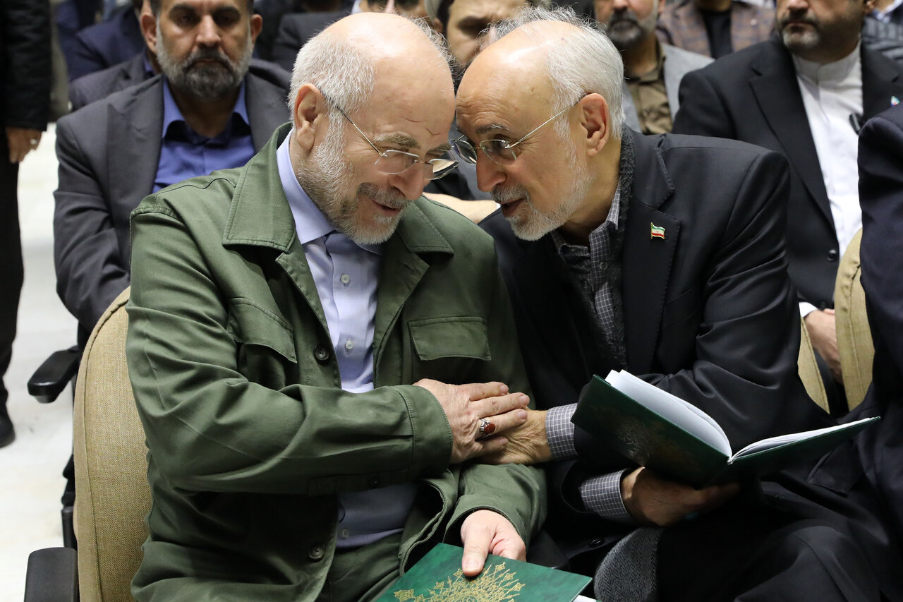 حضور قالیباف در مراسم ختم همسر و فرزندان معاون رئیس جمهور