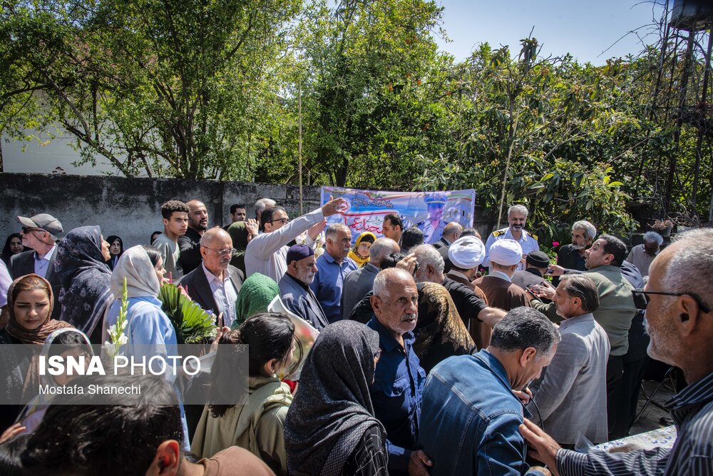 قهرمان بازمانده ناوشکن دنا»