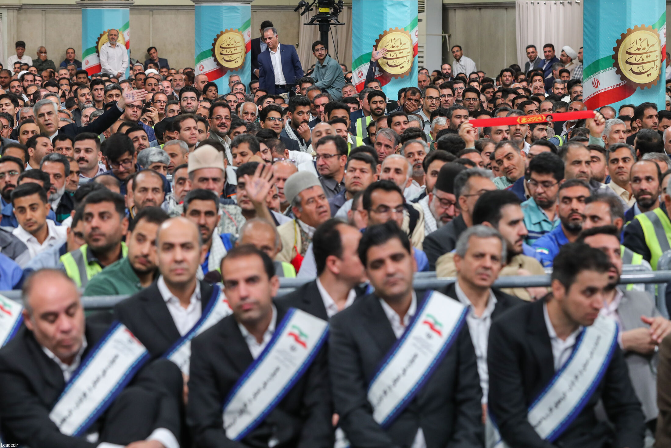 تصاویری از دیدار هزاران نفر از کارگران با رهبر انقلاب