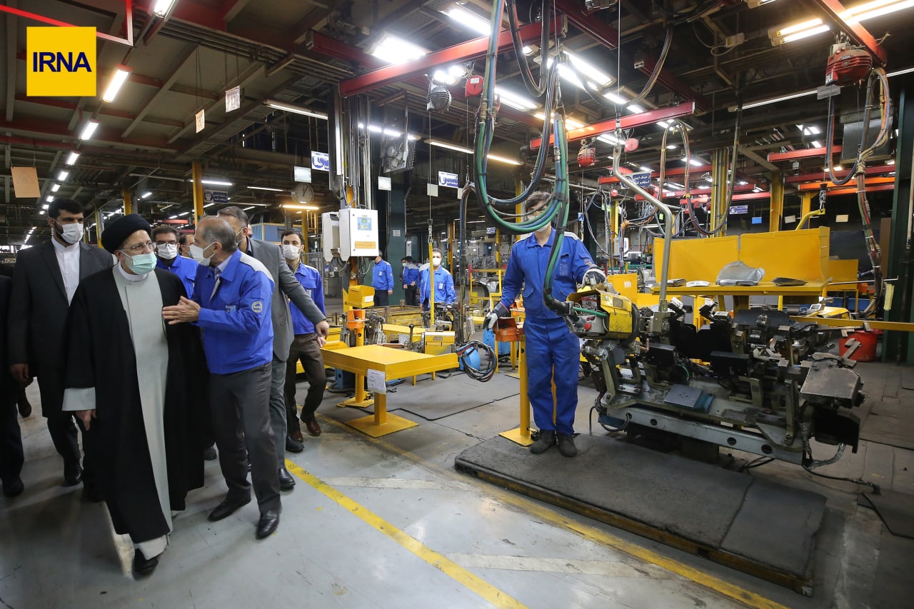 بازدید سرزده رئیسی از ایران خودرو