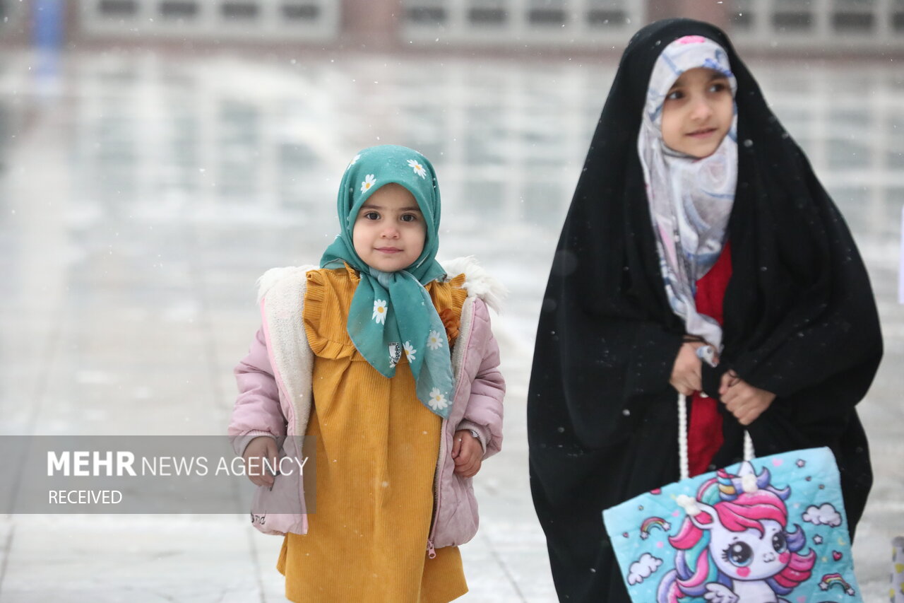 حال و هوای برفی آستان مقدس جمکران